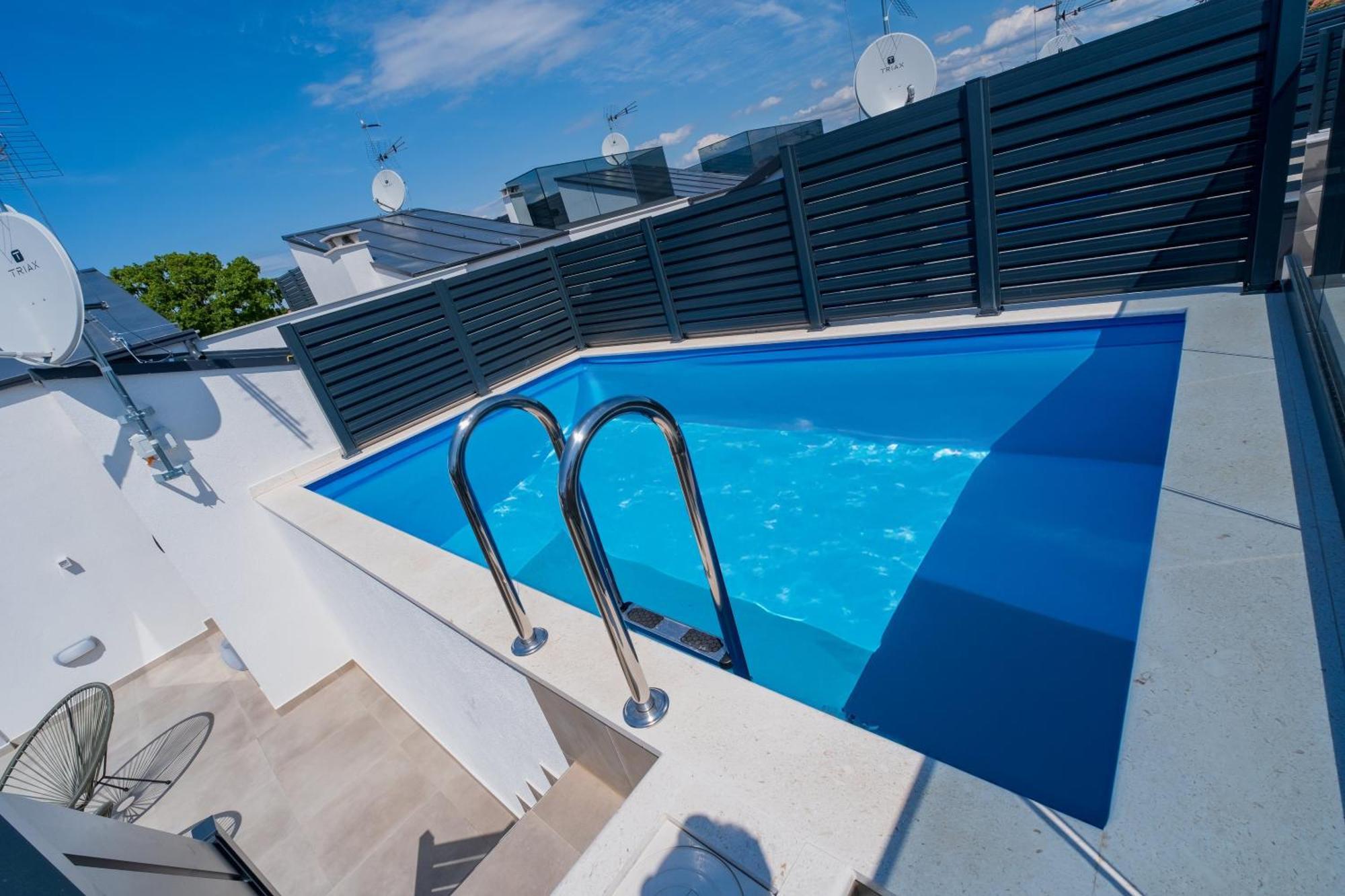Three-Bedroom Premium Holiday Home Atmosfera With Private Pool&Sauna Βόντιτσε Εξωτερικό φωτογραφία
